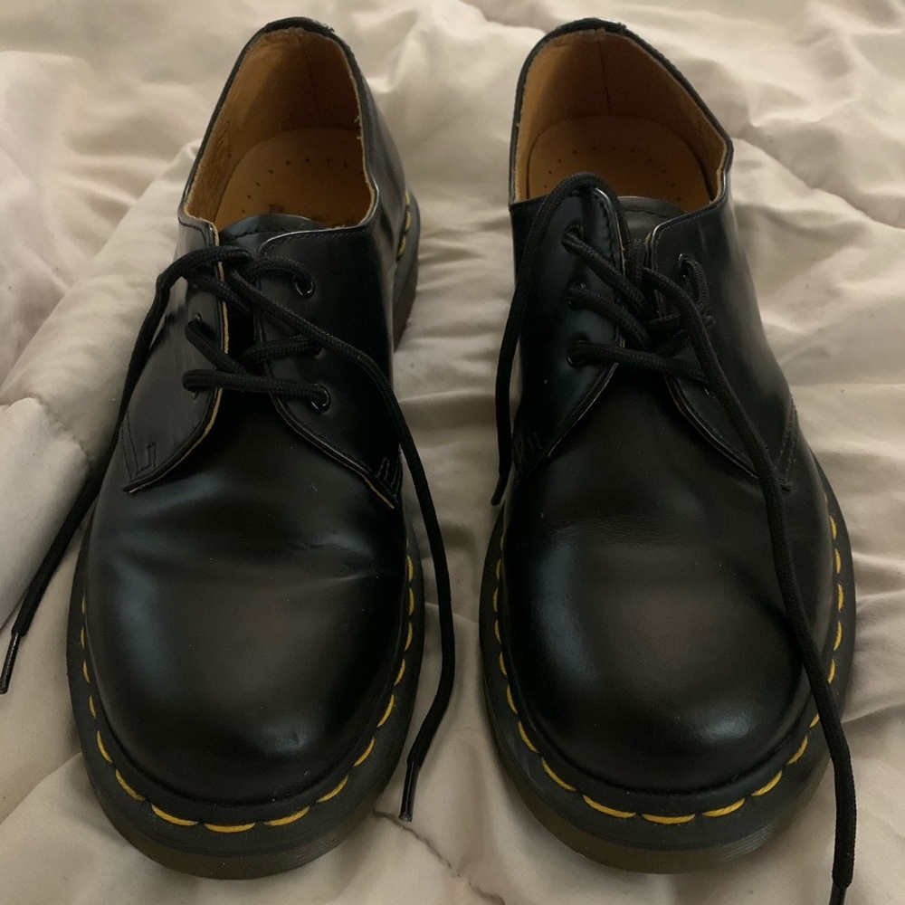***SOLD*** Dr. Martens low tops ***SOLD***